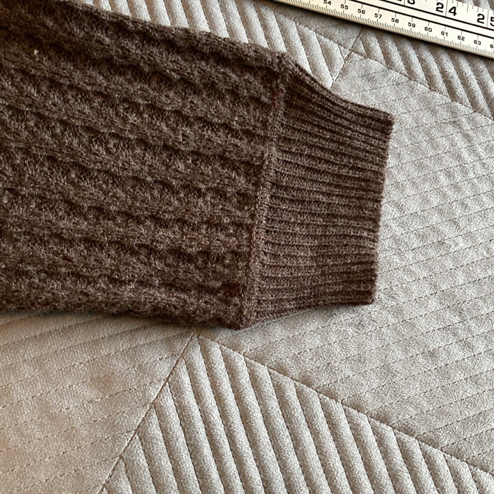Urban Behaviour Women's Brown Knit Sweater Size L EUC - Picture 12 of 13